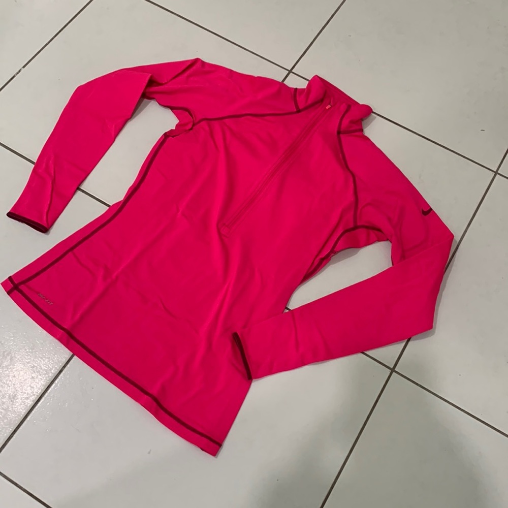 Womens Nike Pro 1/2 zip pullover